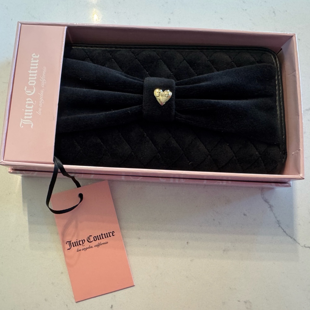 Juicy Couture Black Wallet with Gold Heart Detail